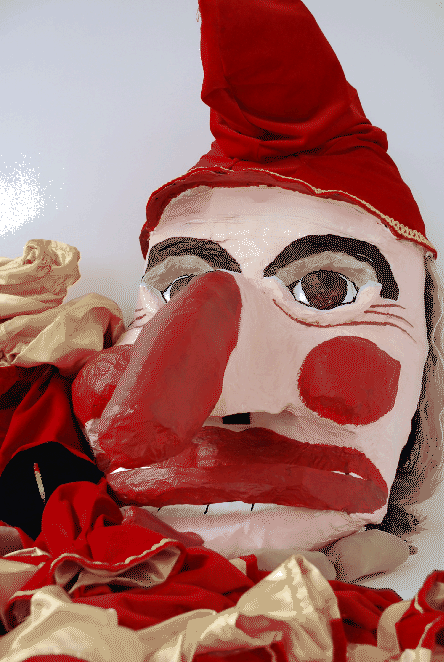 \includegraphics[width=0.8\textwidth]{images/09_Punchfacepainted.eps}